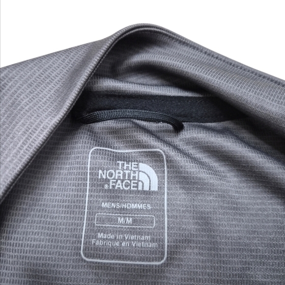 The North Face Gray & Black UltraWick Light 1/4 Zip Long Sleeve Top Size Medium - Picture 3 of 8